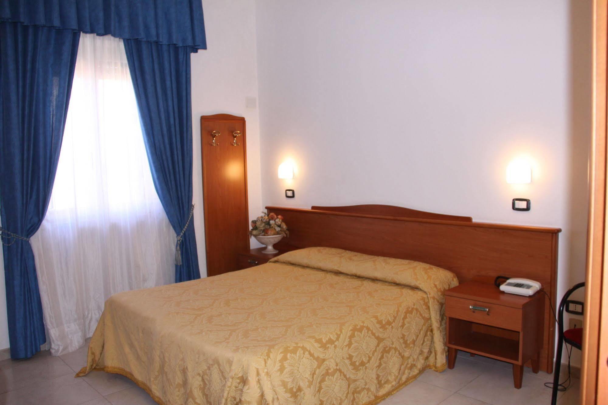Hotel Falcone Vieste Exterior photo