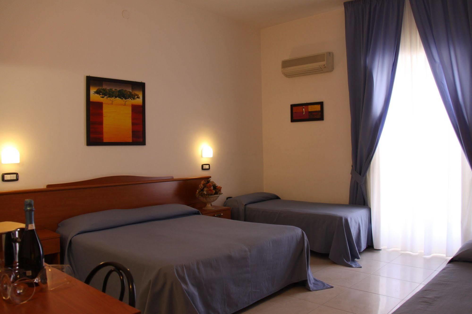 Hotel Falcone Vieste Exterior photo