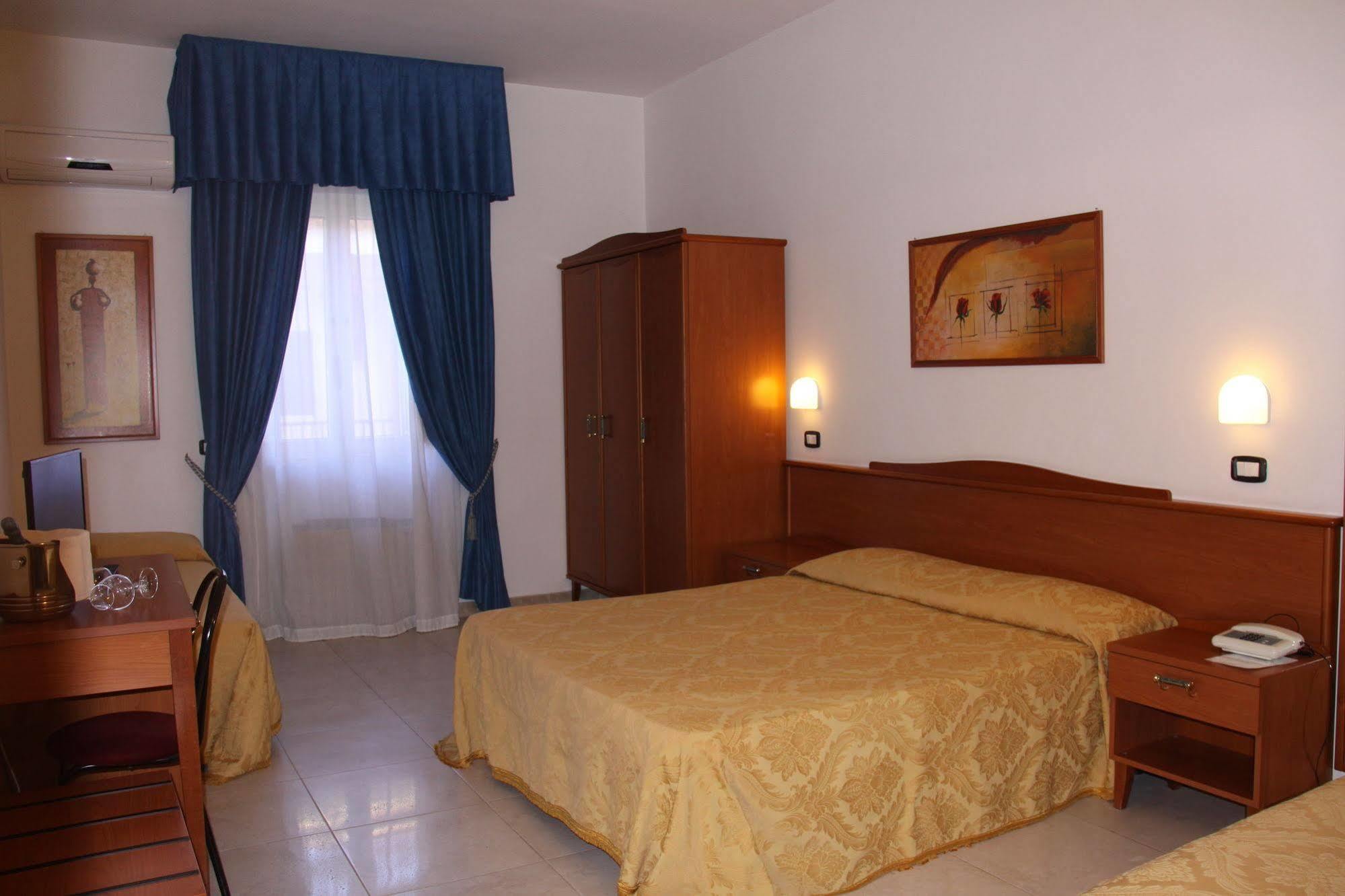 Hotel Falcone Vieste Exterior photo