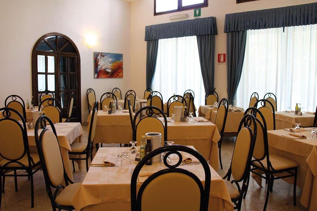 Hotel Falcone Vieste Restaurant photo