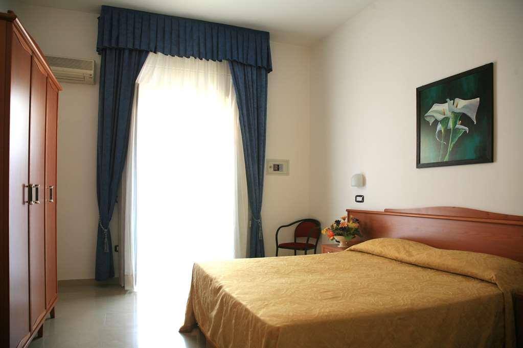 Hotel Falcone Vieste Room photo
