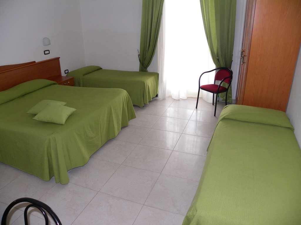 Hotel Falcone Vieste Room photo