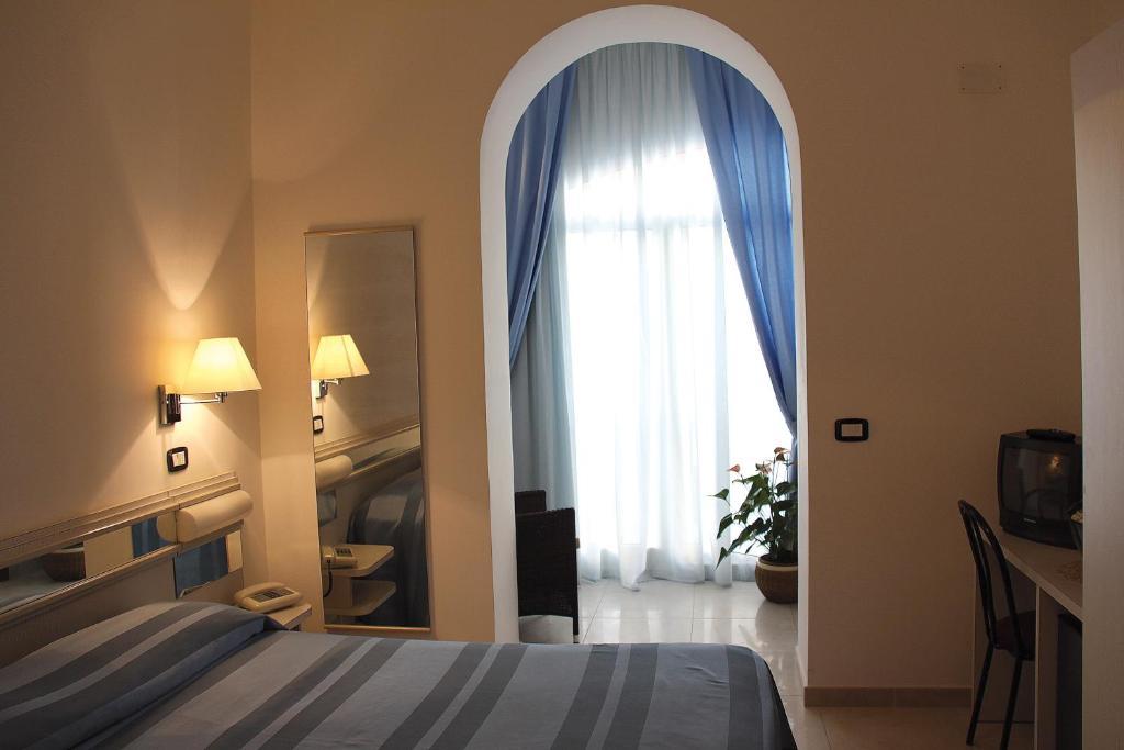 Hotel Falcone Vieste Exterior photo